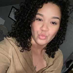 Meet your Posher, Joanna